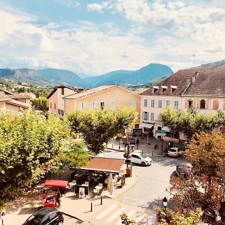 Le Camelia Apartamento Tallard Exterior foto