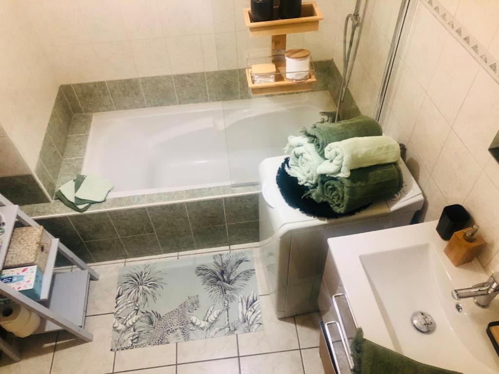 Le Camelia Apartamento Tallard Exterior foto
